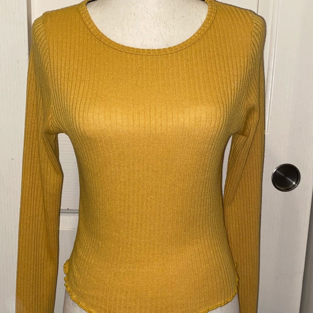 Long sleeved yellow tee